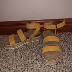 Yellow Sandals NWOT